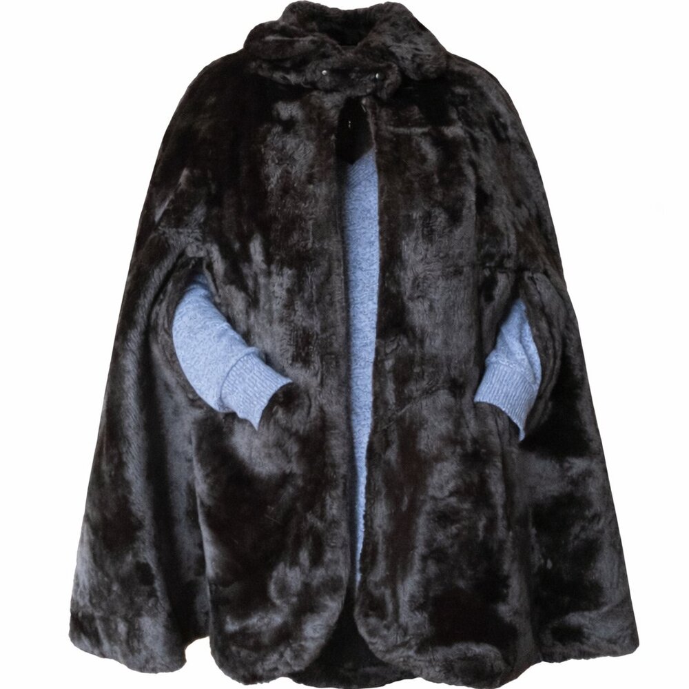 Faux Fur Vintage Capelet